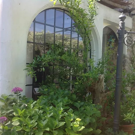 Iutta Nocleg ze śniadaniem Capri