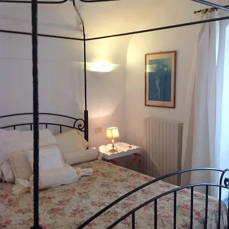 Iutta Capri